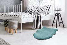 Lade das Bild in den Galerie-Viewer, Rabbit Sheepskin 225 Türkis 60cm x 90cm
