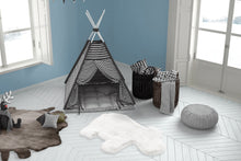 Lade das Bild in den Galerie-Viewer, Lovely Kids 325-Hippo Weiß 55cm x 90cm
