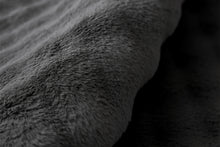 Lade das Bild in den Galerie-Viewer, Hailey 125 Schwarz 200 x 290 cm
