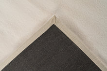 Lade das Bild in den Galerie-Viewer, Rabbit Prime 125 Elfenbein 200 x 300 cm
