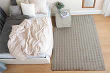 Lade das Bild in den Galerie-Viewer, Hailey 125 Beige 160 x 230 cm

