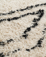 Lade das Bild in den Galerie-Viewer, Alena 125 Creme/Schwarz 120 x 170 cm
