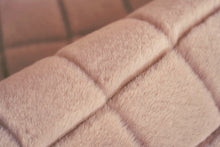 Lade das Bild in den Galerie-Viewer, Imala 125 Rosa 200 x 290 cm
