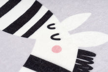 Lade das Bild in den Galerie-Viewer, Wonder 128 Daze 160cm x 230cm Kinderteppich
