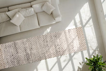 Lade das Bild in den Galerie-Viewer, Amora 261 Grau 80cm x 300cm
