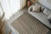 Lade das Bild in den Galerie-Viewer, Peace 725 Taupe 200cm x 290cm
