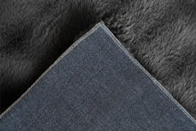 Lade das Bild in den Galerie-Viewer, Hailey 125 Schwarz 120 x 160 cm
