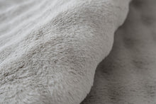 Lade das Bild in den Galerie-Viewer, Hailey 125 Grau 160 x 230 cm
