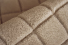 Lade das Bild in den Galerie-Viewer, Imala 125 Beige 120 x 160 cm
