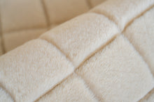 Lade das Bild in den Galerie-Viewer, Imala 125 Creme 120 x 160 cm
