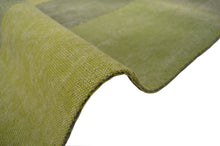 Lade das Bild in den Galerie-Viewer, Lyrical 110 Multi / Grün 160cm x 230cm
