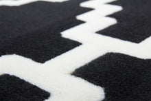 Lade das Bild in den Galerie-Viewer, Lina 225 Schwarz / Elfenbein 160cm x 230cm
