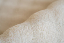 Lade das Bild in den Galerie-Viewer, Hailey 125 Creme 200 x 290 cm
